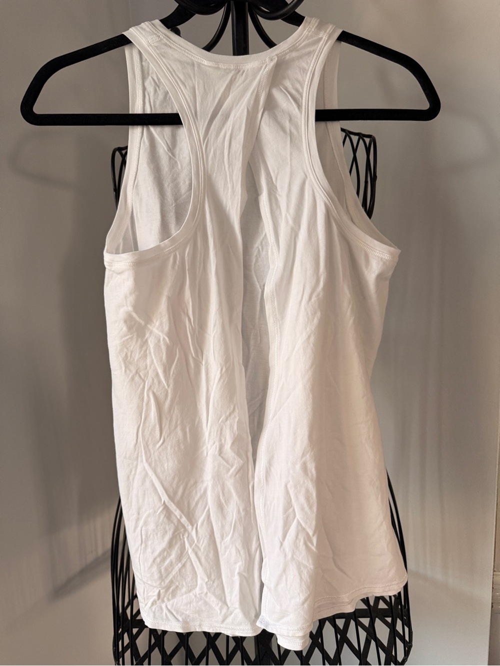 lululemon athletica White Women's Racerback Tank size 4 - Picture 3 of 6